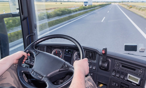 Technologie-an-Bord-Gewohnheiten-fahren-Trucker